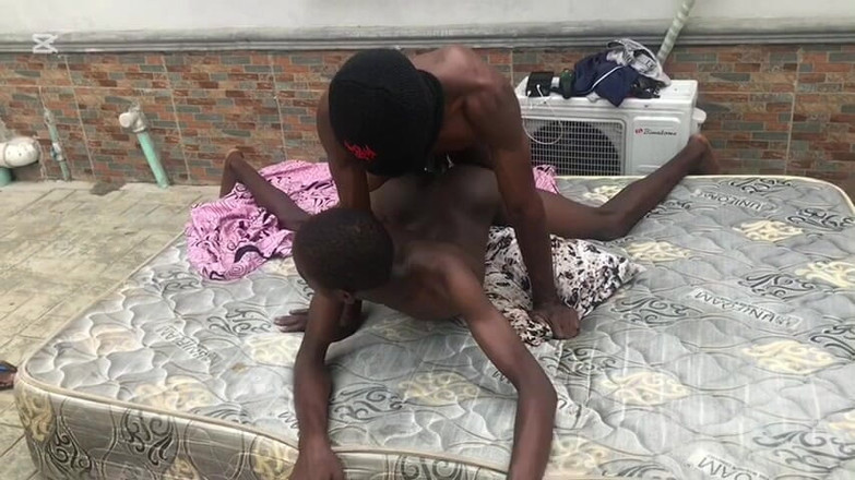Popx: 내 자지를 본 후 멈출 수 없었어