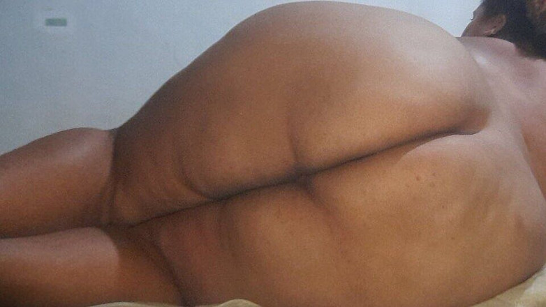 Gordita Culo Rico: La belle-mère de mon ami me séduit avec son énorme cul...