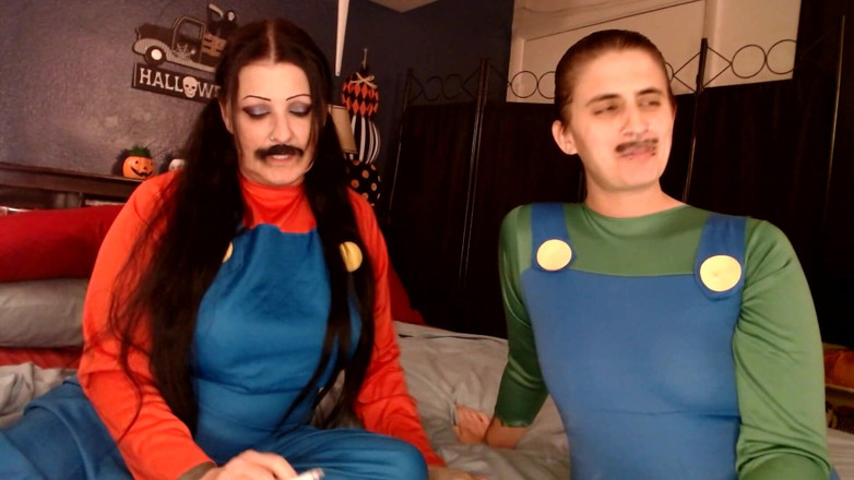 Abby Anna: Halloween cosplay, escapada de humo