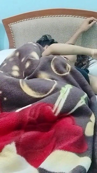 La maliziosa devar inizia a scopare