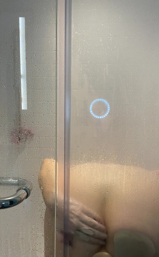 Avril Showers: Minggu ini banyak banget kamar hotel untukku