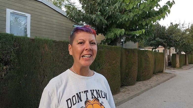 bekycarril: Em Uma Rua Pública, Compartilhamento Mútuo De Um Cubo De...