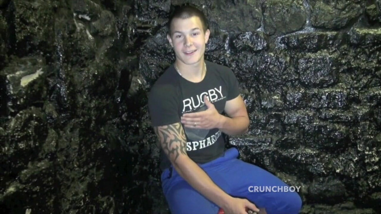 Crunch Boy: amzzin sexy straight boy accept to be sucked by gay