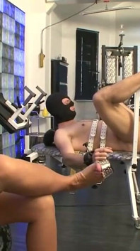 Бисекс унижает, сосание хуя