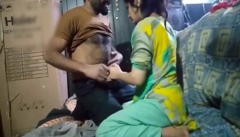 Dasi couple: Pakistani Home Alone Stepsister in Law