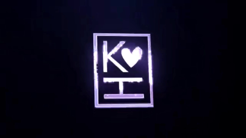 HannahKim: 남친에게 섹스 인형을 사줬어, 저항할 수 없어서 따먹어