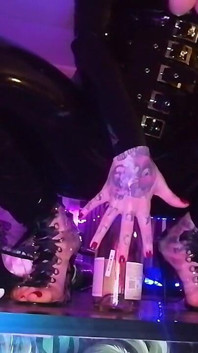 Tacchi alti Umiliazione Footfetish Clip Personalizzata