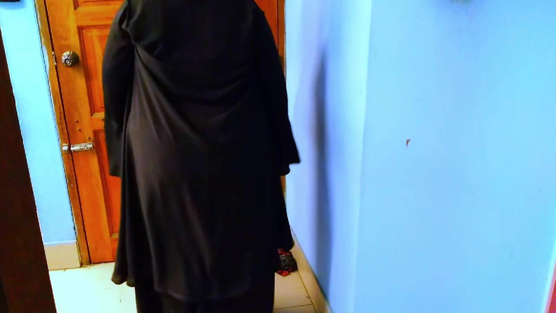 Aria Mia: Ich fickte meine heiße schöne arabische stiefschwester, als sie masturbierte,...