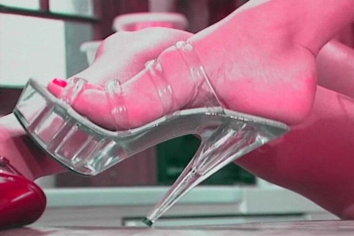 THAGSON RETRO: Лесбийская бутылка растягивает широко растягивающуюся текущую киску