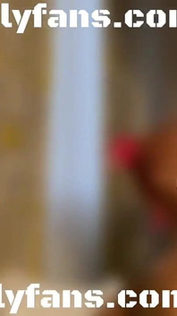 Ber tohoto tvrdého ptáka jako velká holka