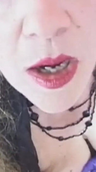 O mamă sexy franceză în latex a fost futută în față