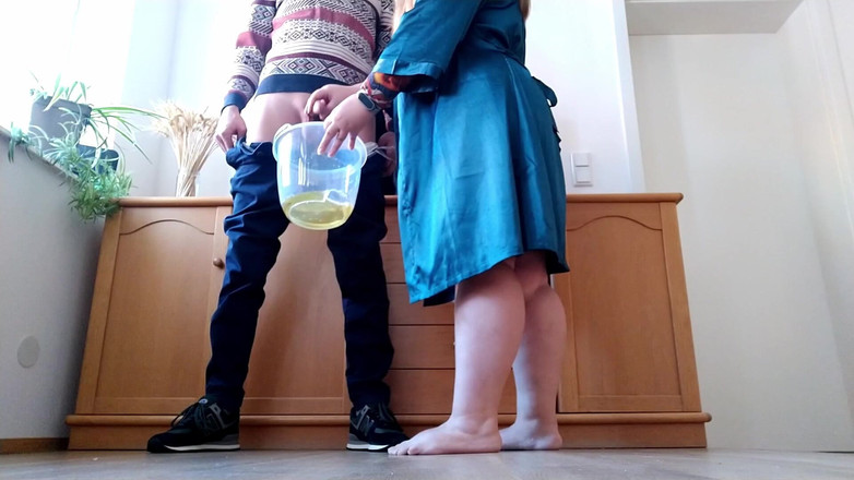 OurFetishLife: Rád sleduji a honím si, když moje tchyně čůrá zezadu