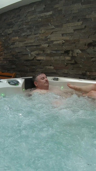 Wirklich heißer, aber riskanter romantischer amateur-sex mit einem fremden in einer öffentlichen Wellness Dada Deville