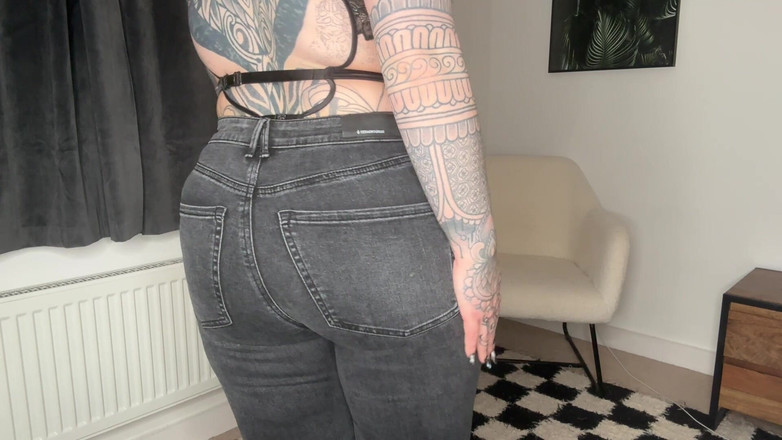 Miss Valentina: Denim Jeans JOI