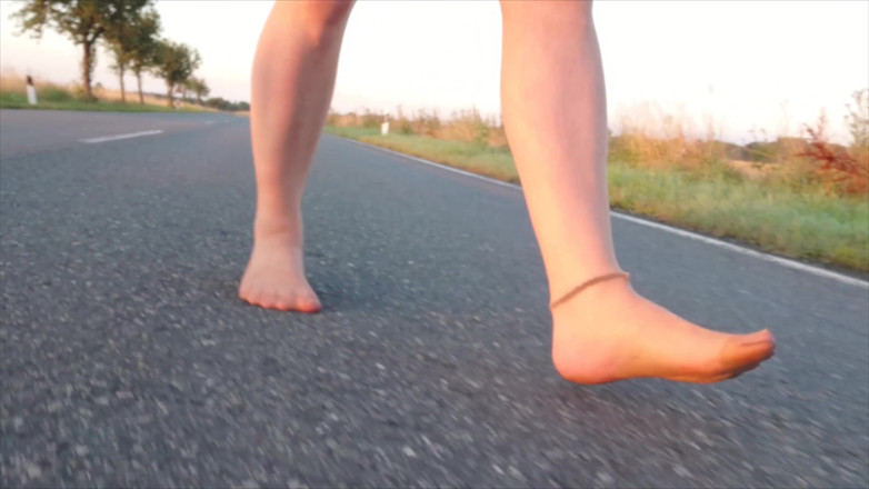 Footfetish: Bright Pantyhose and Beach Shoes in Puddle