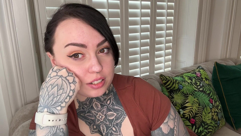 Miss Valentina: 라지 모닝 하품