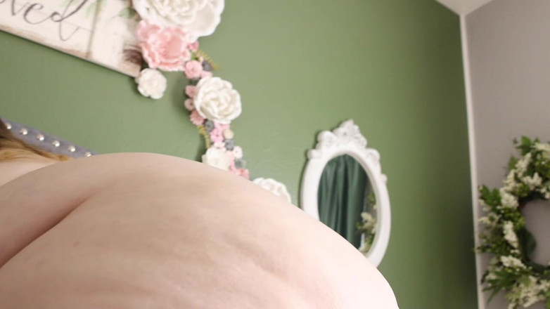 Kayla Peach studios: SSBBW Kayla Peach Sits on Your Face POV