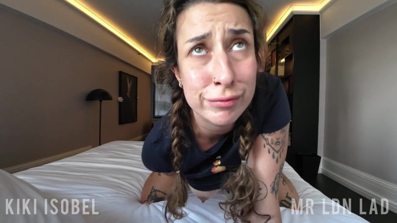 Kiki Isobel: วันหยุดที่เบลเยี่ยมกลายเป็นกลอรี่โฮลและเย็ดกัน