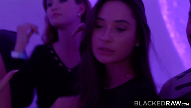 Blackedraw: BLACKEDRAW Nigdy nie zrobiła czegoś takiego z białym facetem