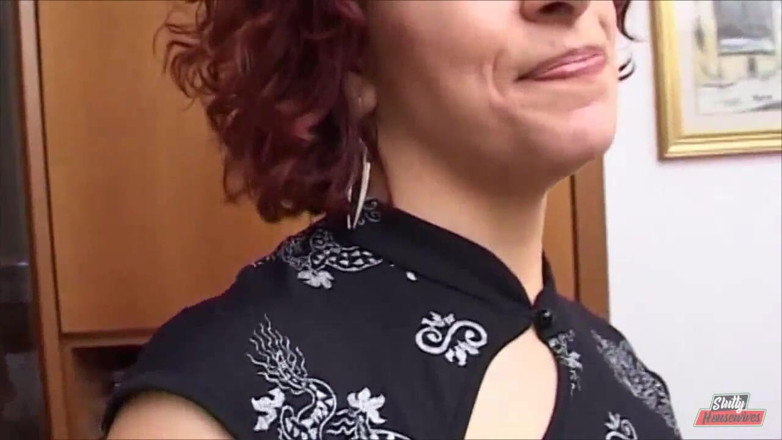 Vere Casalinghe Italia.: Amateur couple shares sex scene with a friend