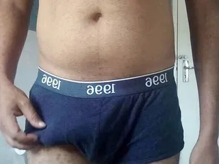 Hot cock feeder...