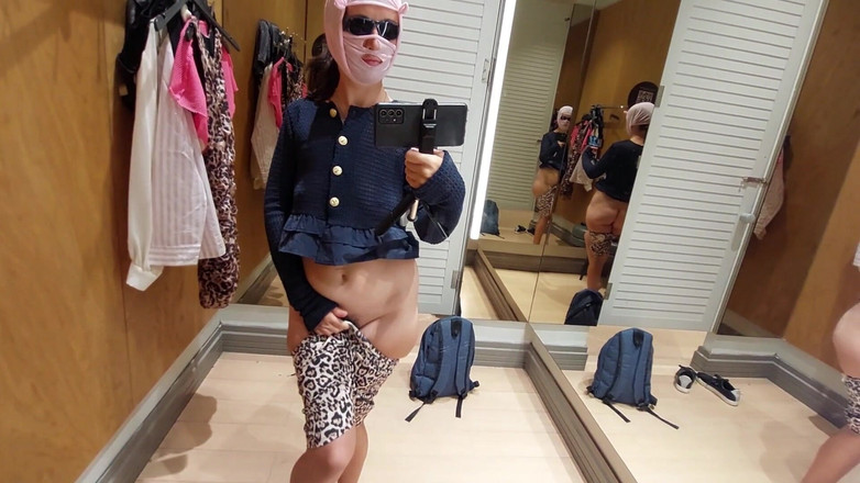 Amateur_MS: Morena sexy probadora con pelo de coño