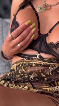 Pakistani Slut Aaliyah Yasin Makes Herself Cum