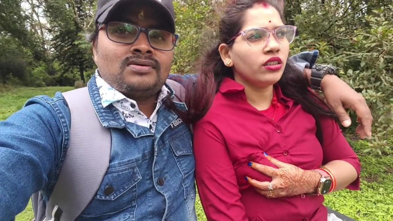 Sona bhabhi: Indická desi dívka líbání scény a prsa press od jejího...