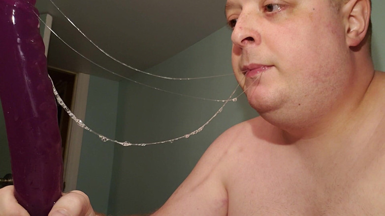 Charlieboy69: Hluboké hrdlo dildo