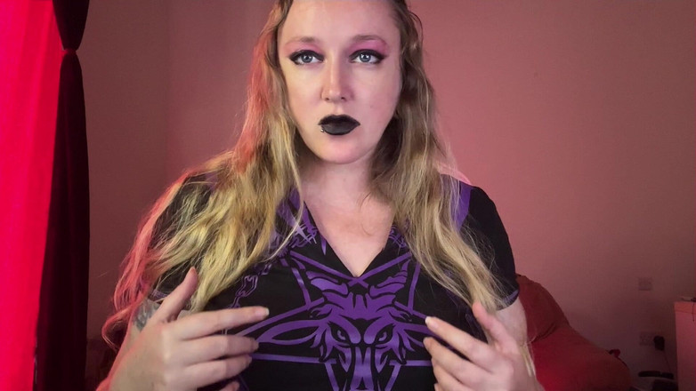 Kisicaxx: Gotická dívčí satanská dohoda
