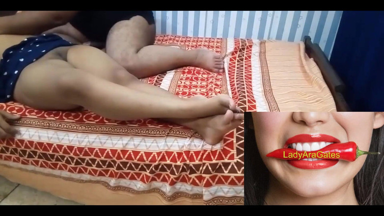 Hotty Jiya Sharmaa: Desi milenci