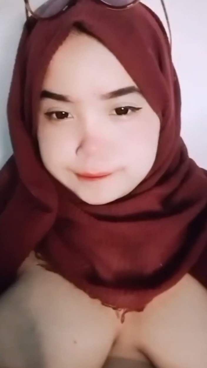Jilbab69: Lange nicht gesehen mit meiner freundin hijab, große natürliche brüste,...