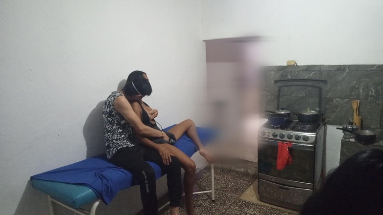 NEGRITA SEXY: Moje přítelkyně flirtuje se sousedem. Je to nadaná děvka.