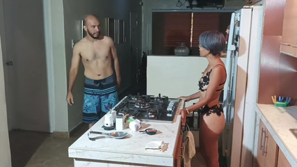 Calvohot70: Cuando tu hermanastra pide tu polla, tienes que dársela - porno...