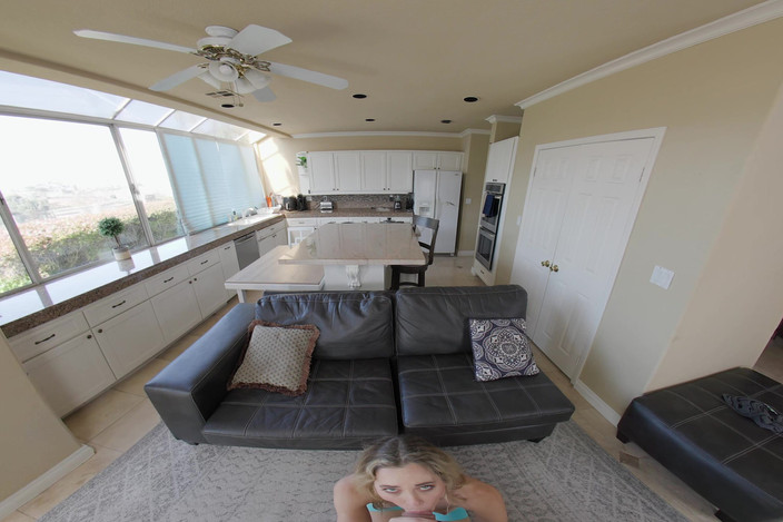 Lethal hardcore VR: Millie fumează o frumusețe blondă fierbinte