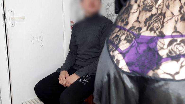 Viktoria_sekret: 택배 기사와 만난 섹시한 마누라