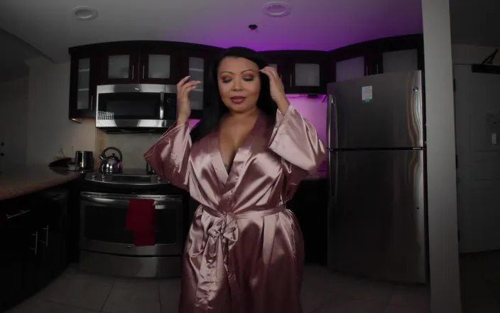 Blush erotica: Krystal Davis - Stepmommy Shows You the Way- 2D Converted From VR