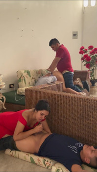 Era armato nel soggiorno della casa, che bella scopata hanno preso.