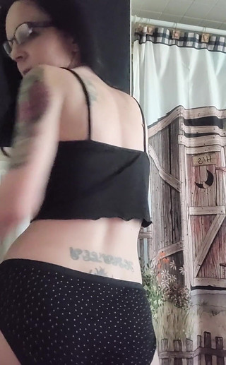 Raven Willow: 21spicy 大声和多汁的放屁所有你们的臭屁情人