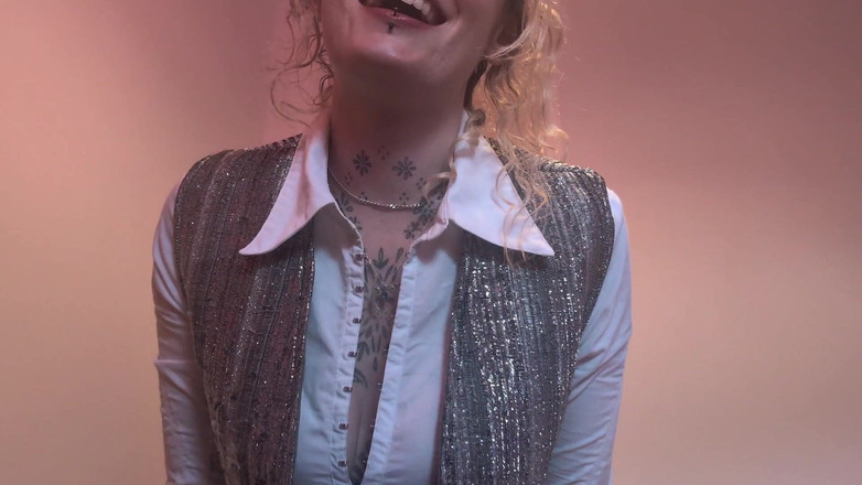 Goddess Transcendence: 세일을 위해 필사적으로 노력하는 섹시한 부동산업자