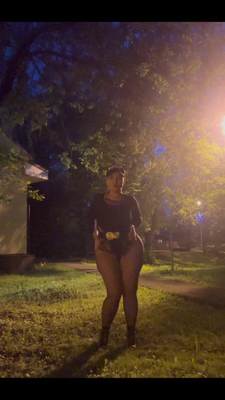 KarmenMilf: Ходьба з дупою