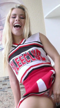 Lilly Ford va tra gli occhi dopo una buona sessione di cazzo