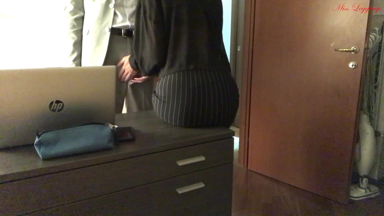 MissLeggings: Начальник випускає мене раніше тільки за однієї умови