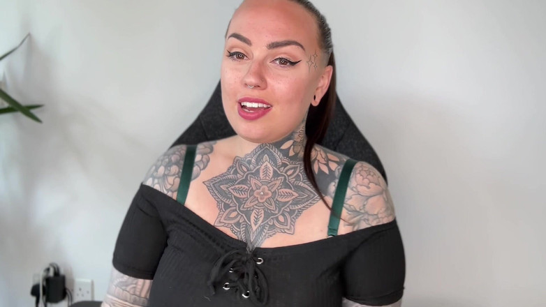 Miss Valentina: Rich Findom Velet Brag