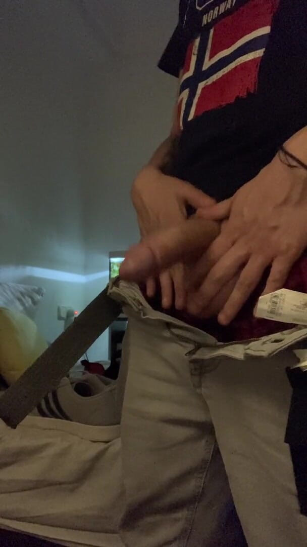 Babywhite99: Sneakers fetish guy