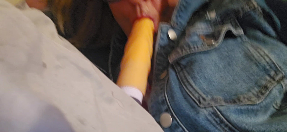 Kayleigh: Travestito si masturba e vuole un cazzo da succhiare