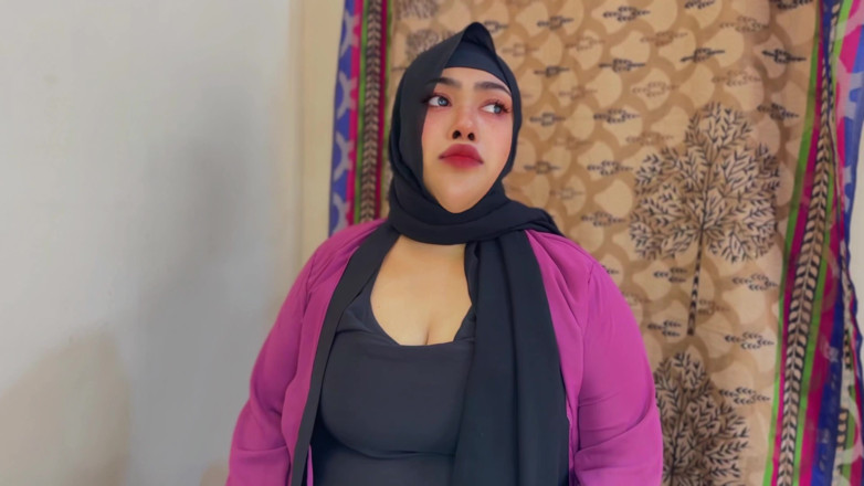 Aria Mia: Makcik MILF Arab yang cantik seksi terdesak untuk seks tegar -...