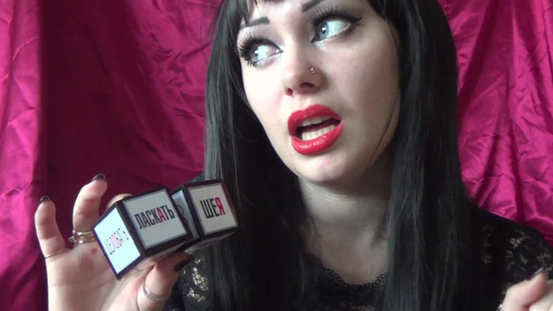 Goddess Misha Goldy: Piękna, ale zła bogini czyni bardziej interesujące życie seksualne dwóch gejów