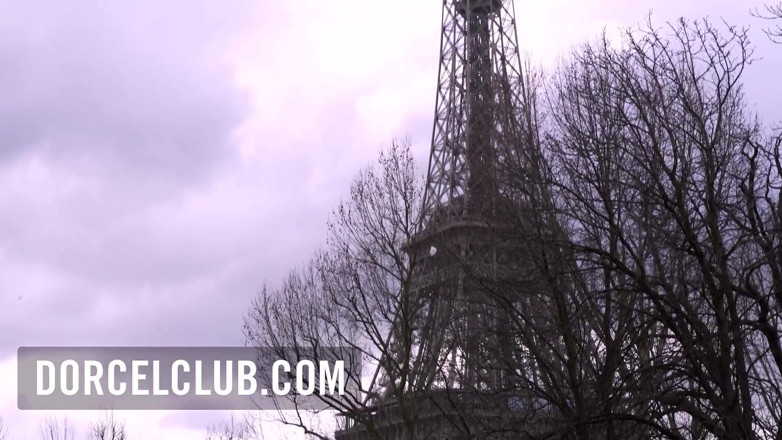 Dorcel Club: La jeune Mina fait l'expérience du sexe énorme de Y Mina...