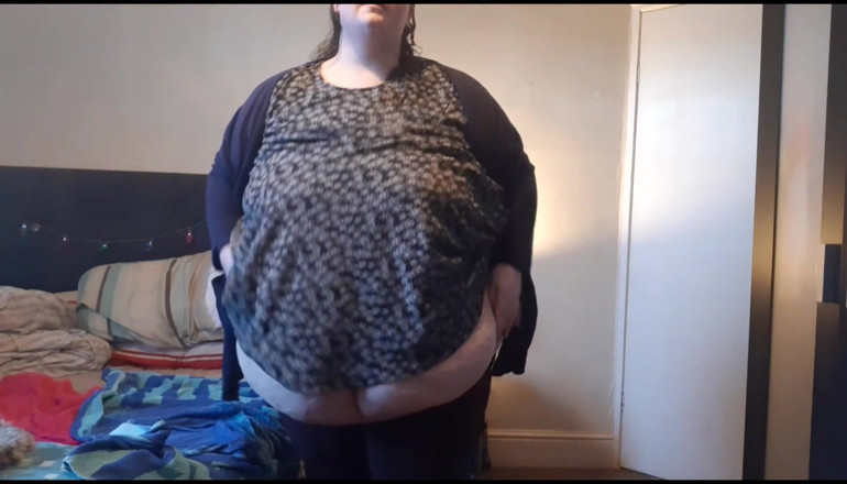 SSBBWLadyBrads: SSBBW gets changed after the shower